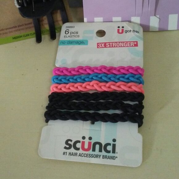 Assorted new hair bows/clips - Picture 4 of 5